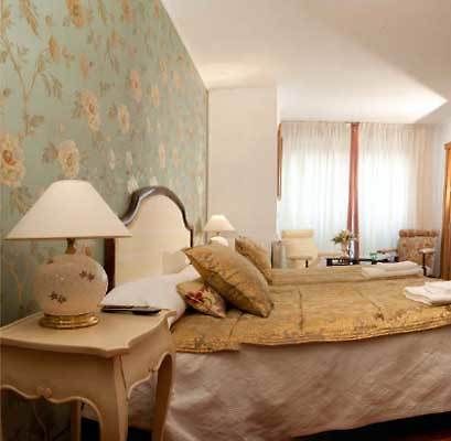 Ch Hostal Victoria Cuenca  Eksteriør bilde