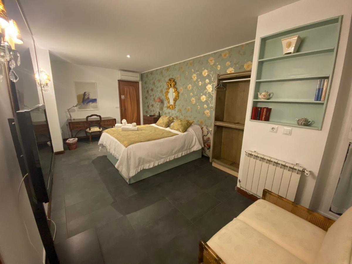 Ch Hostal Victoria Cuenca  Eksteriør bilde