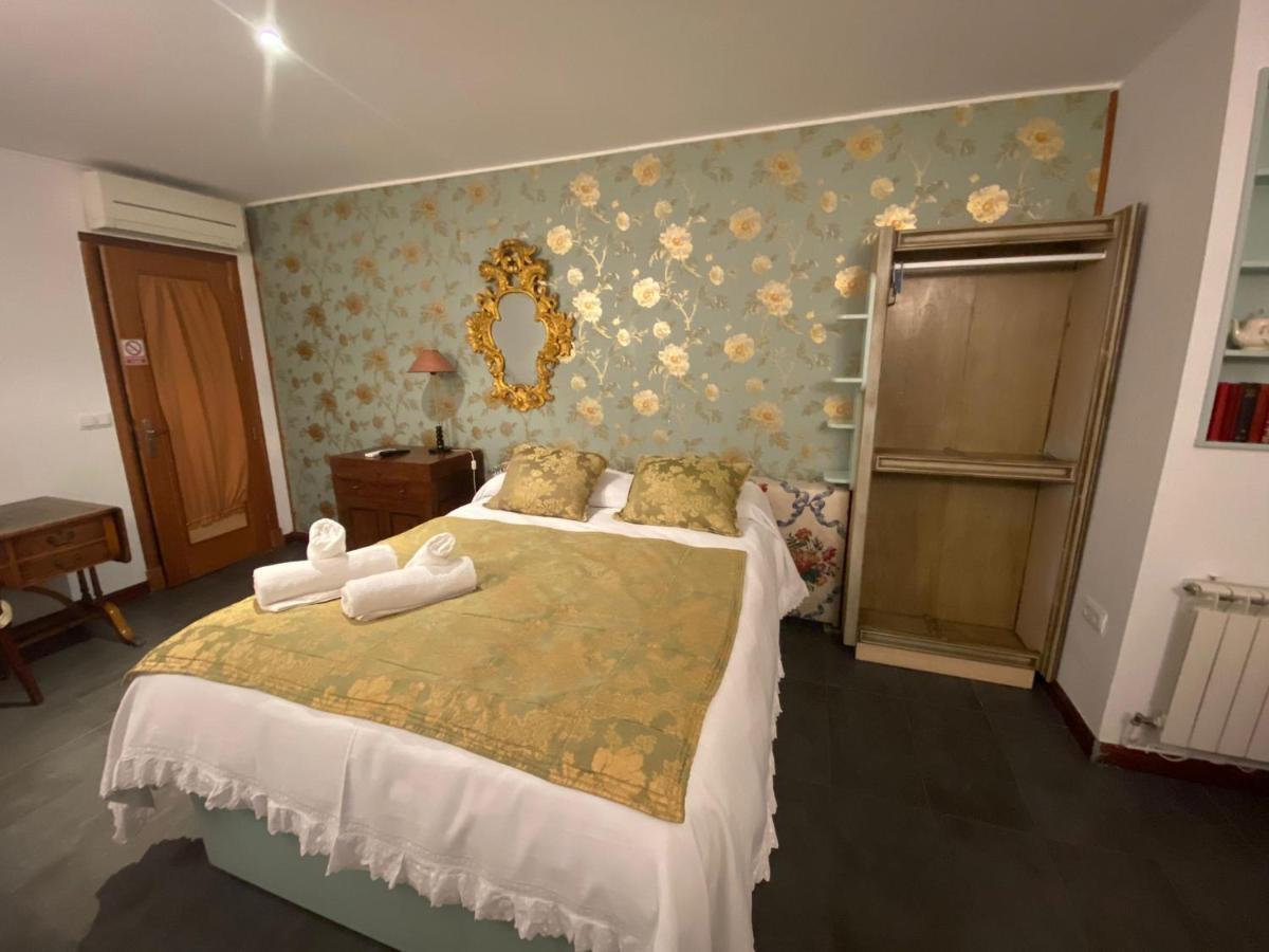Ch Hostal Victoria Cuenca  Eksteriør bilde