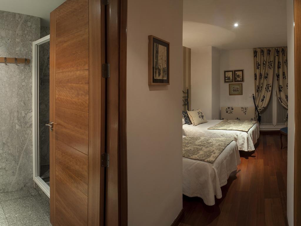 Ch Hostal Victoria Cuenca  Eksteriør bilde