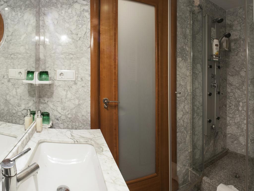 Ch Hostal Victoria Cuenca  Eksteriør bilde