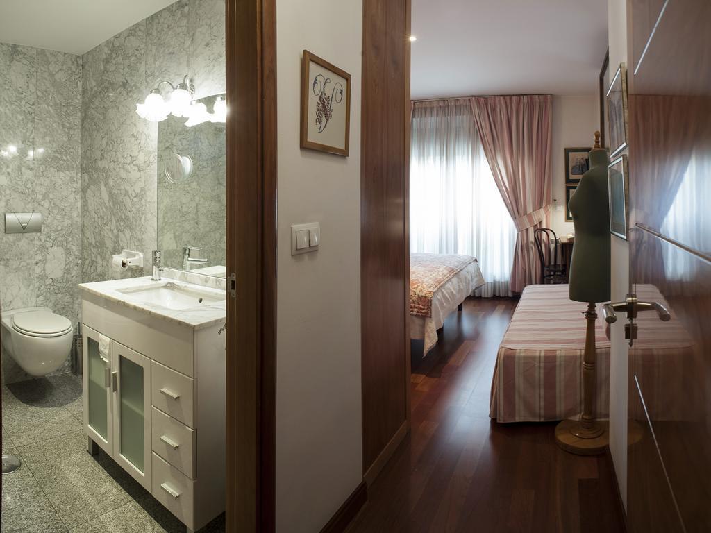 Ch Hostal Victoria Cuenca  Eksteriør bilde