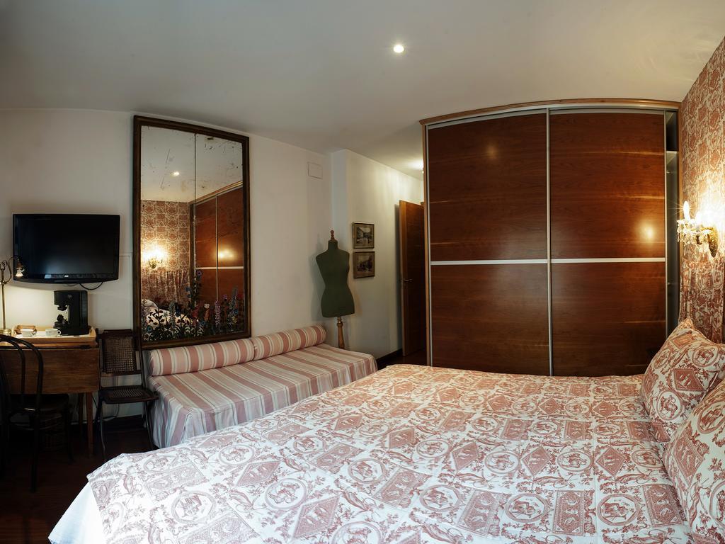 Ch Hostal Victoria Cuenca  Eksteriør bilde