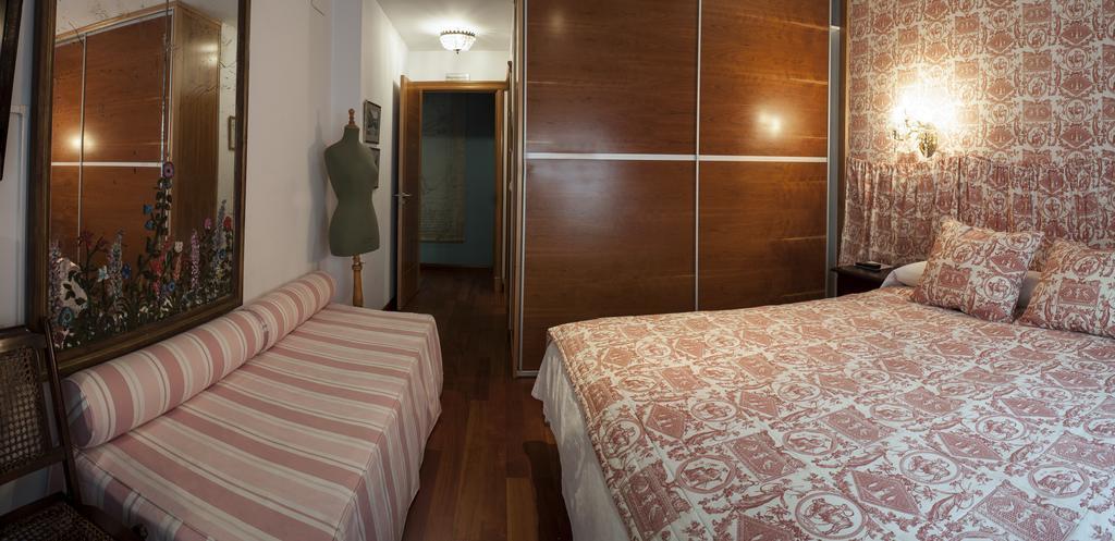Ch Hostal Victoria Cuenca  Eksteriør bilde