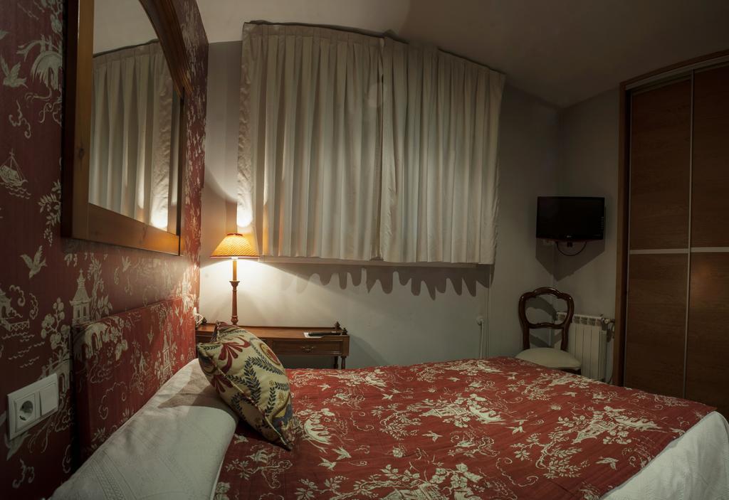 Ch Hostal Victoria Cuenca  Eksteriør bilde